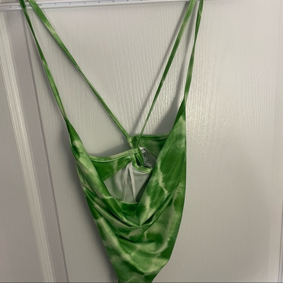 Green crop top - Picture 3 of 4